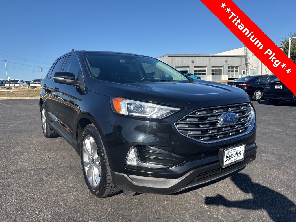 2021 Ford Edge Titanium's photo