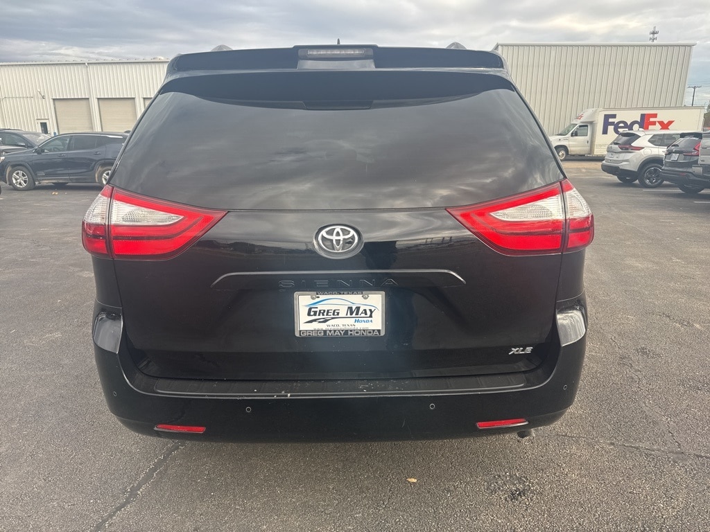 Used 2018 Toyota Sienna XLE Minivan/Van