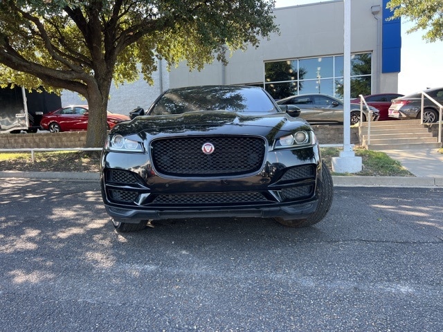 Used 2019 Jaguar F-Pace Premium with VIN SADCJ2FX8KA604570 for sale in Waco, TX