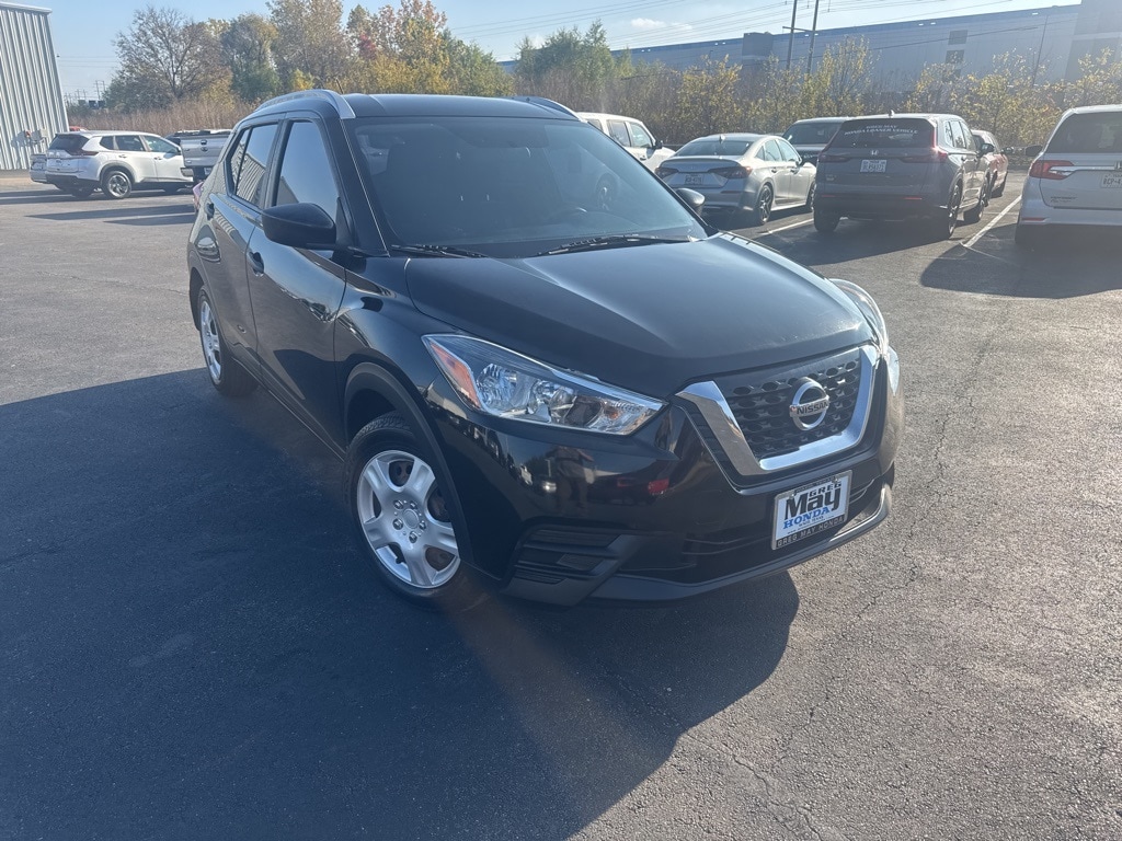 2019 Nissan Kicks S's photo