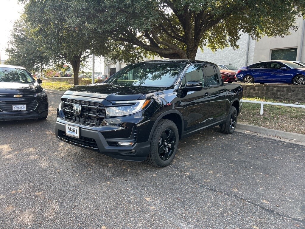 2026 Honda Ridgeline Black Edition photo 2