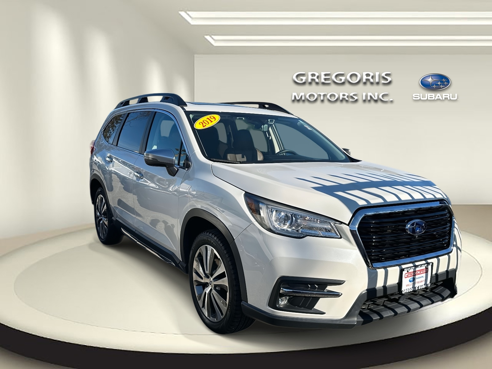 2019 Subaru Ascent Touring's photo