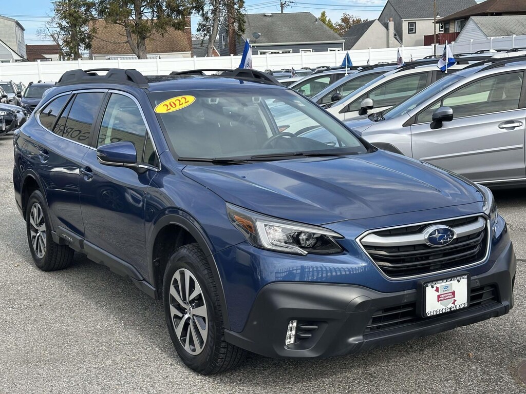 Used 2022 Subaru Outback Premium SUV