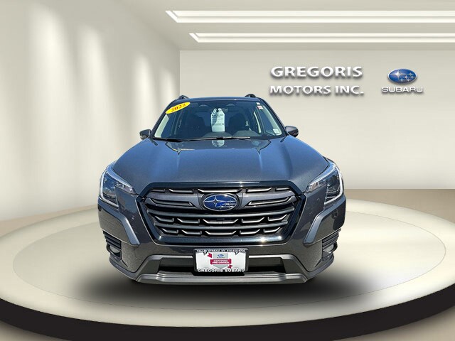 2022 Subaru Forester Limited photo 2
