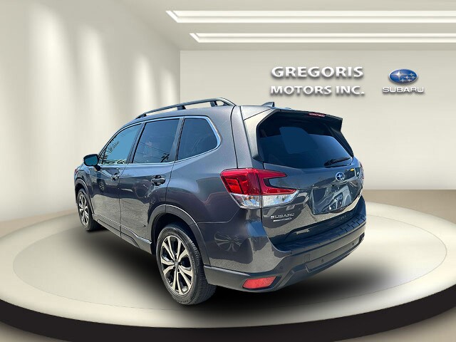 2022 Subaru Forester Limited photo 4