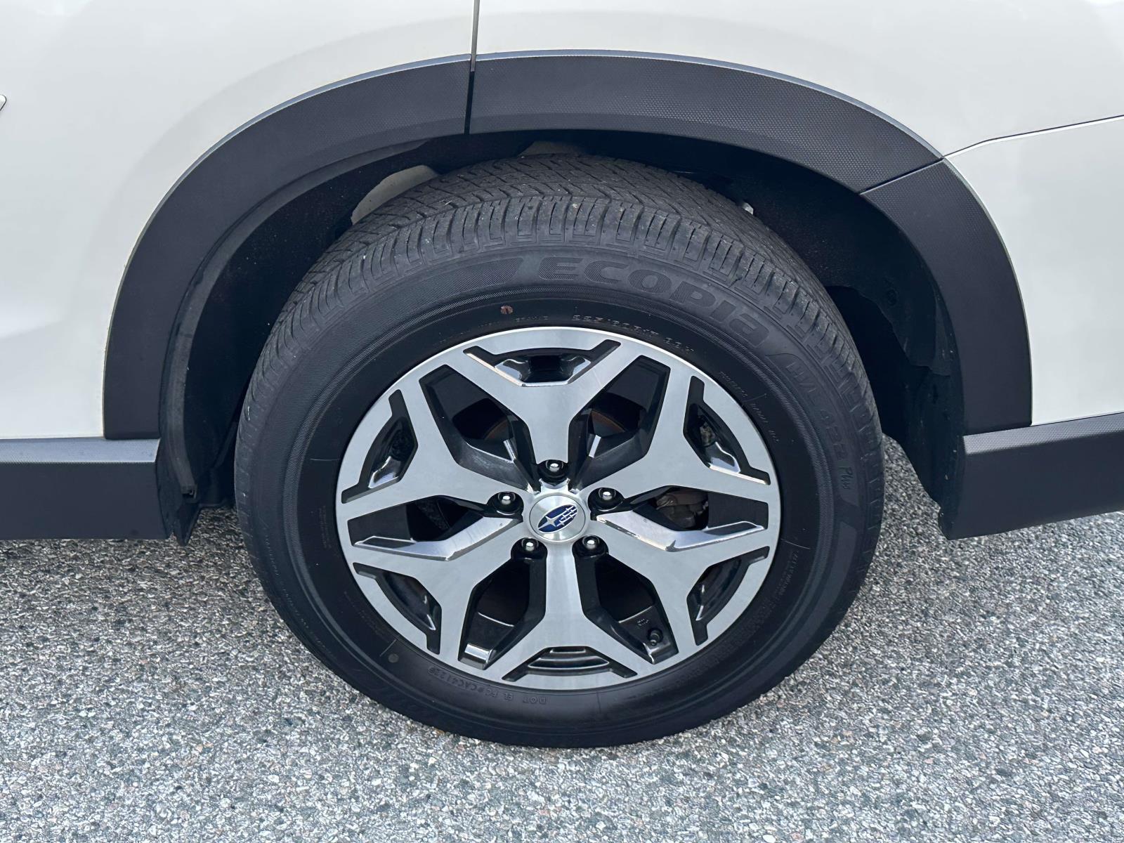 2023 Subaru Forester Premium photo 2