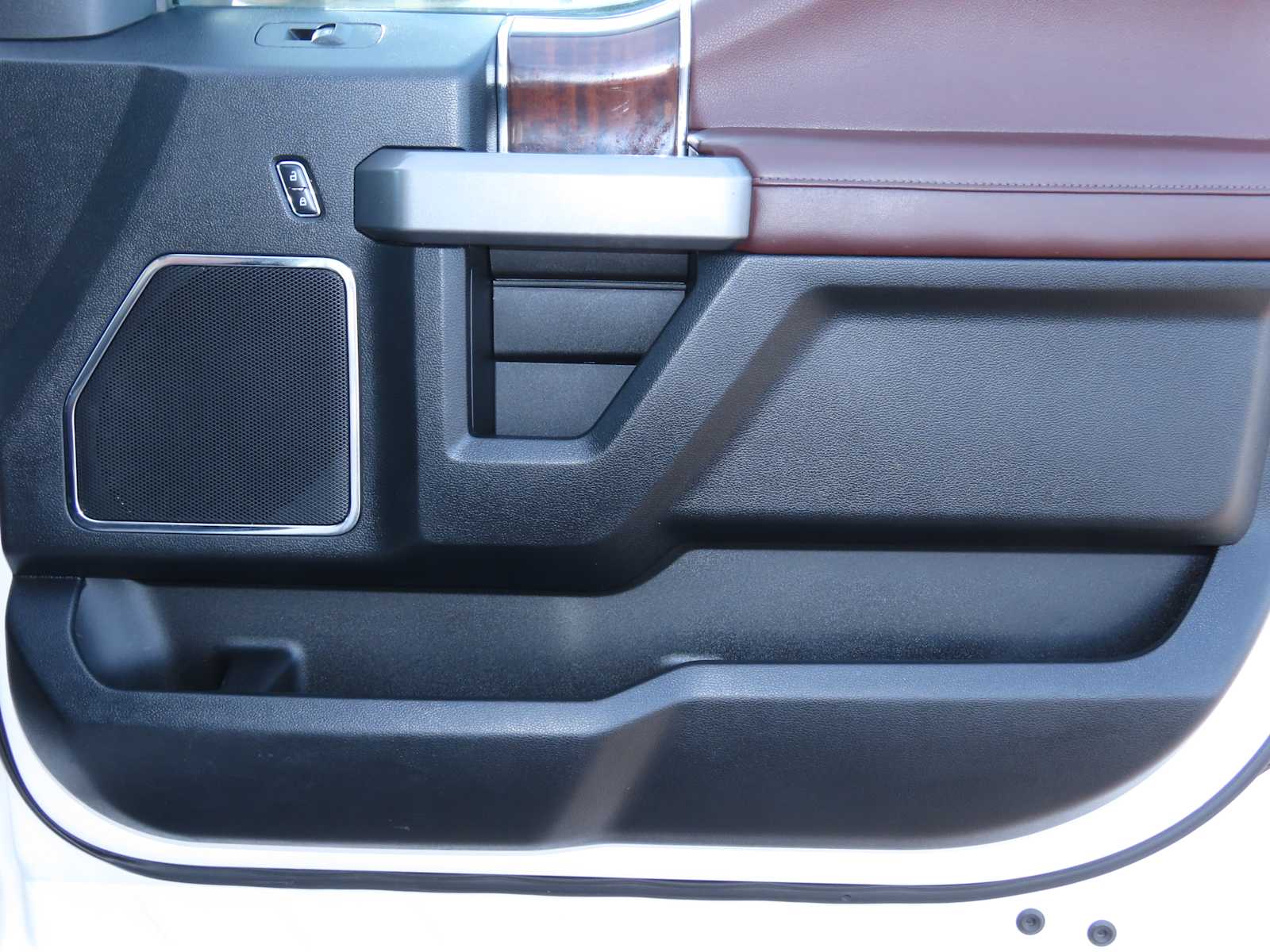 Thumbnail: 2017 Ford Econoline - 29