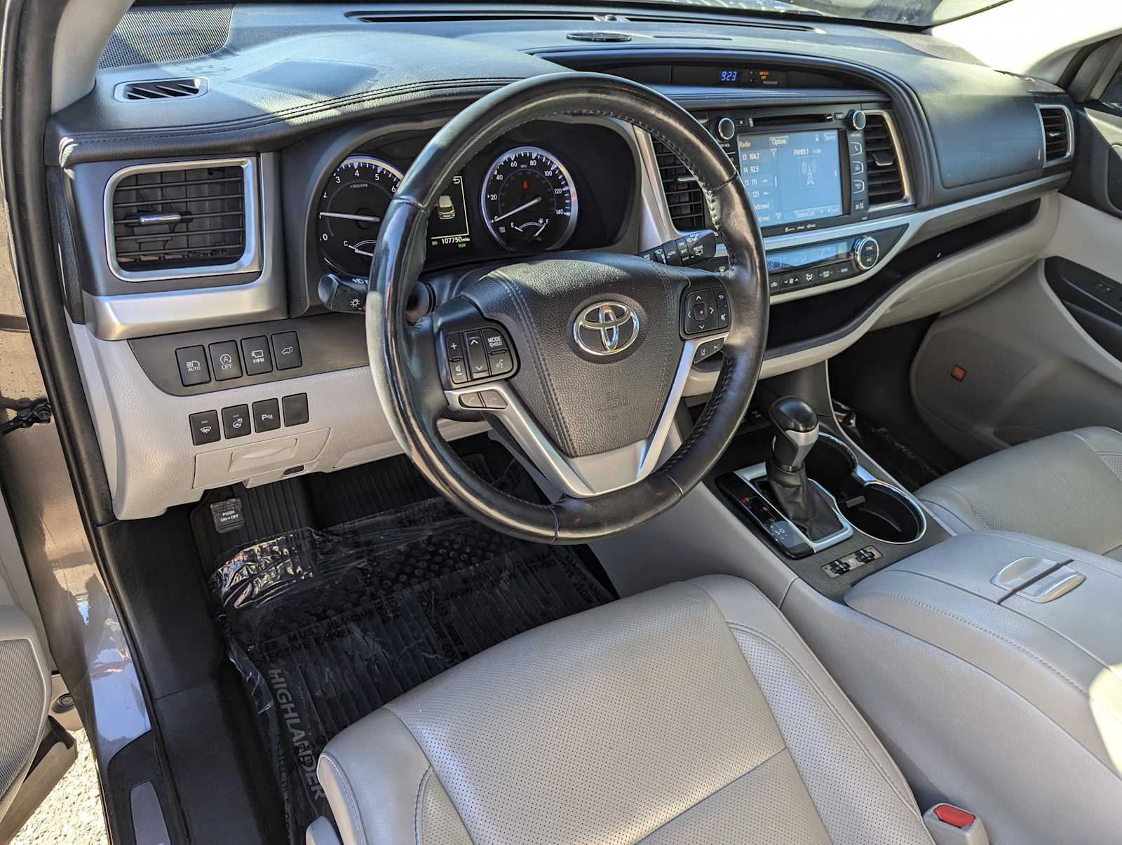 Used 2019 Toyota Highlander Limited with VIN 5TDDZRFH0KS937245 for sale in Casper, WY