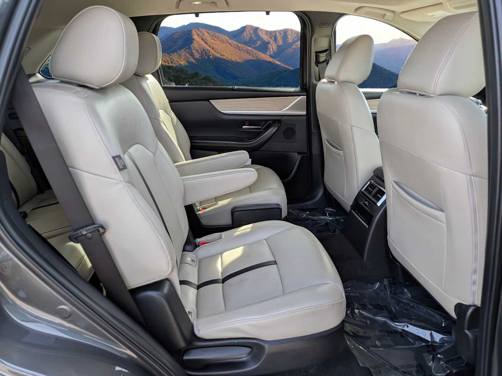 Thumbnail: 2024 Mazda CX-90 - 23