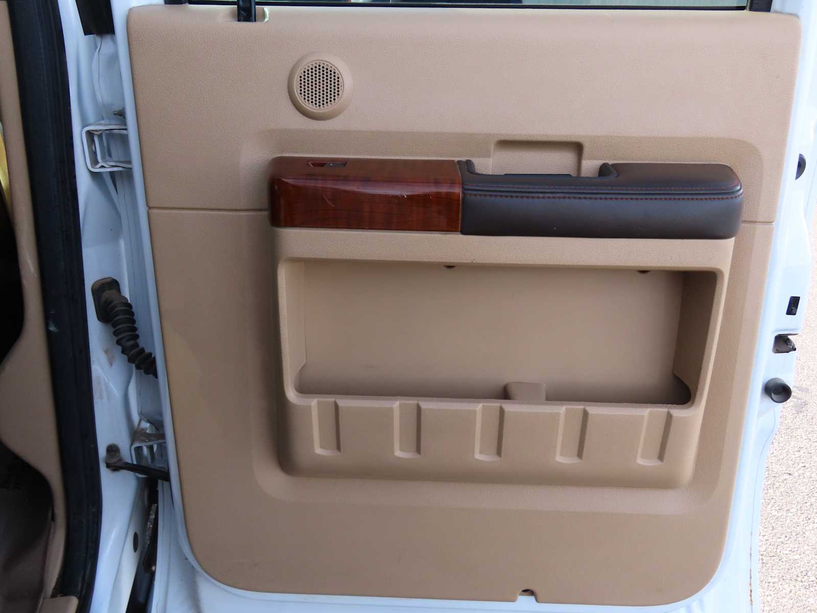 Thumbnail: 2015 Ford Econoline - 31