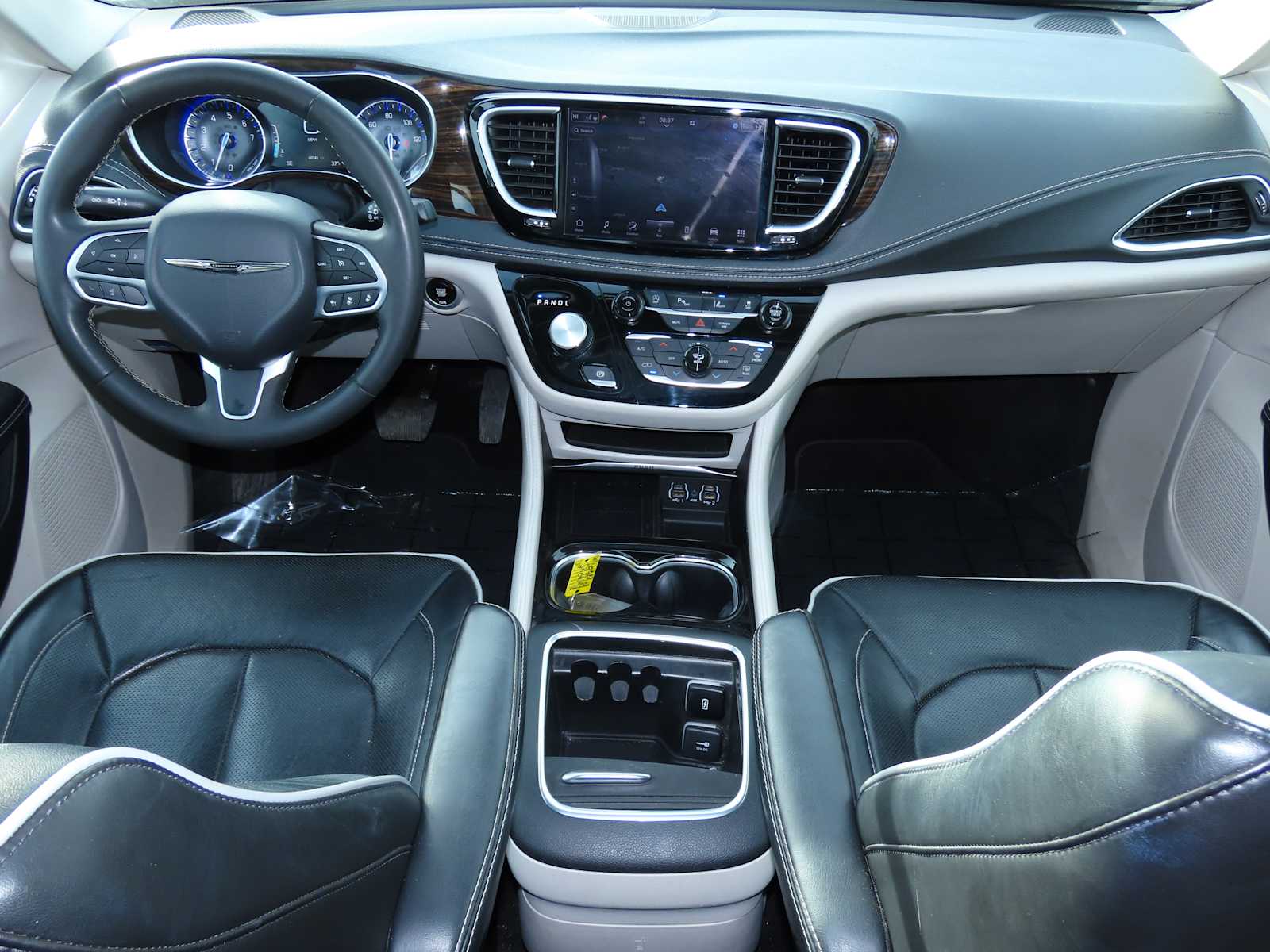 Thumbnail: 2023 Chrysler Pacifica - 26