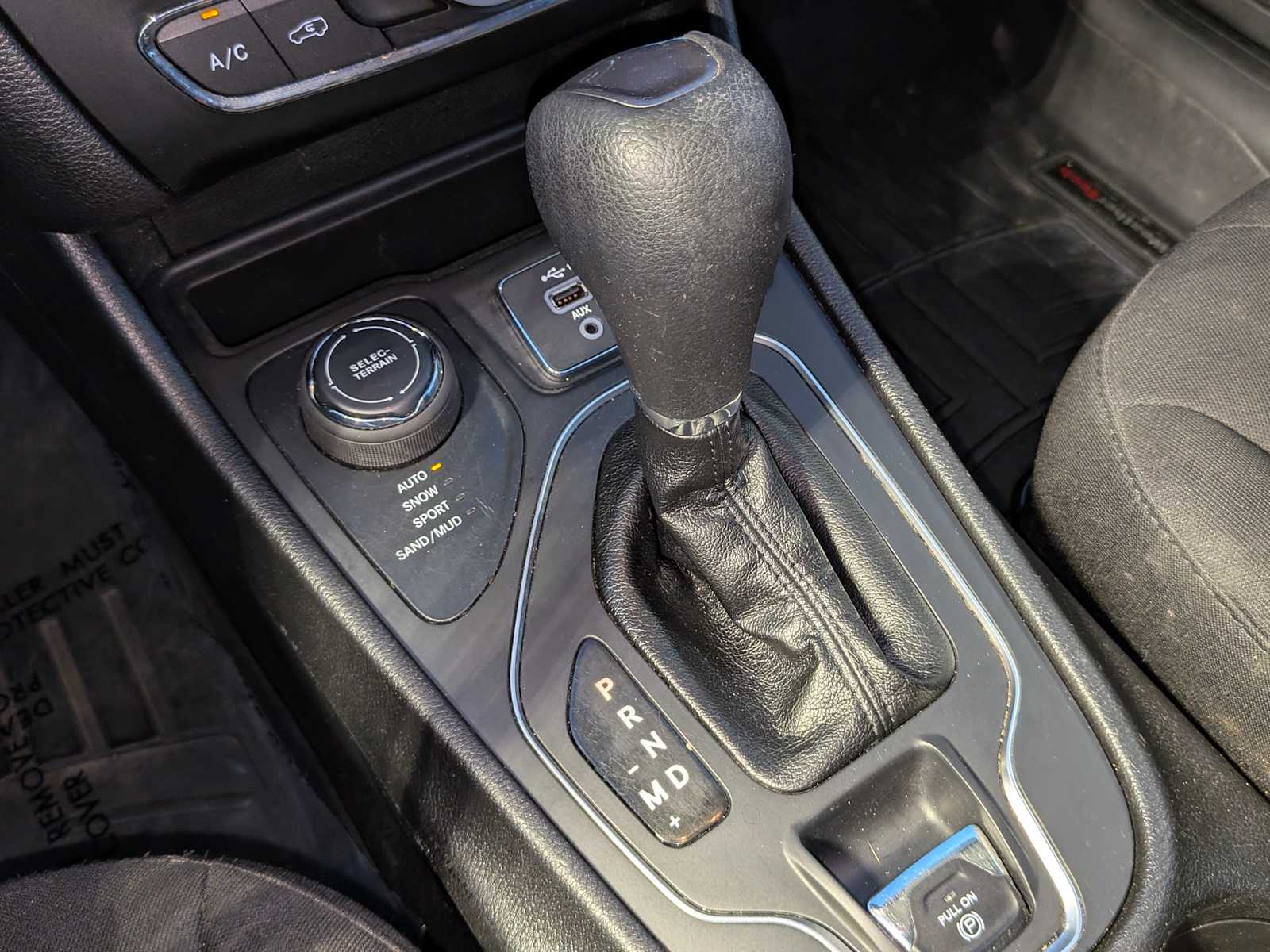 Thumbnail: 2021 Jeep Cherokee - 35
