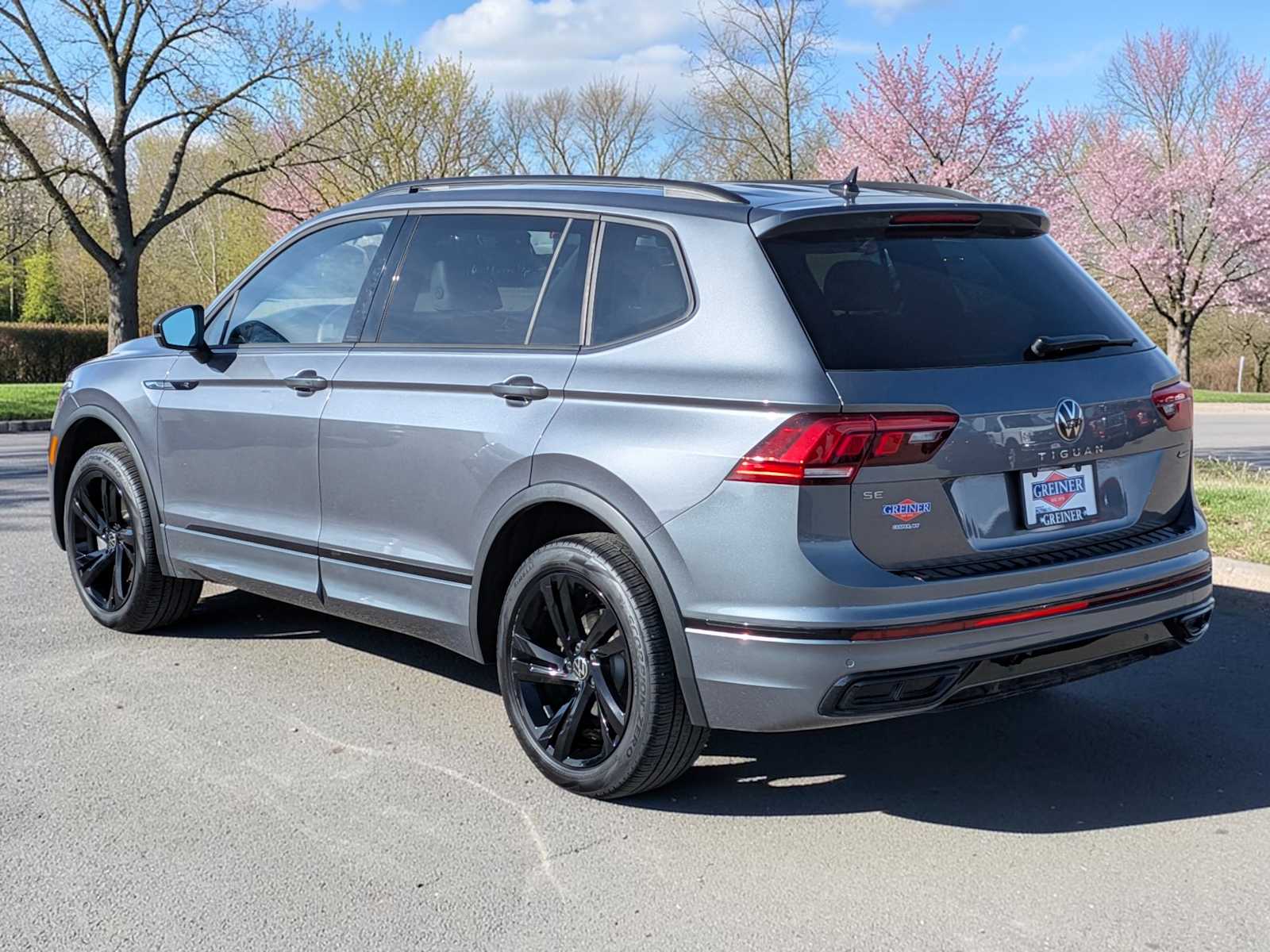 Thumbnail: 2024 Volkswagen Tiguan - 4