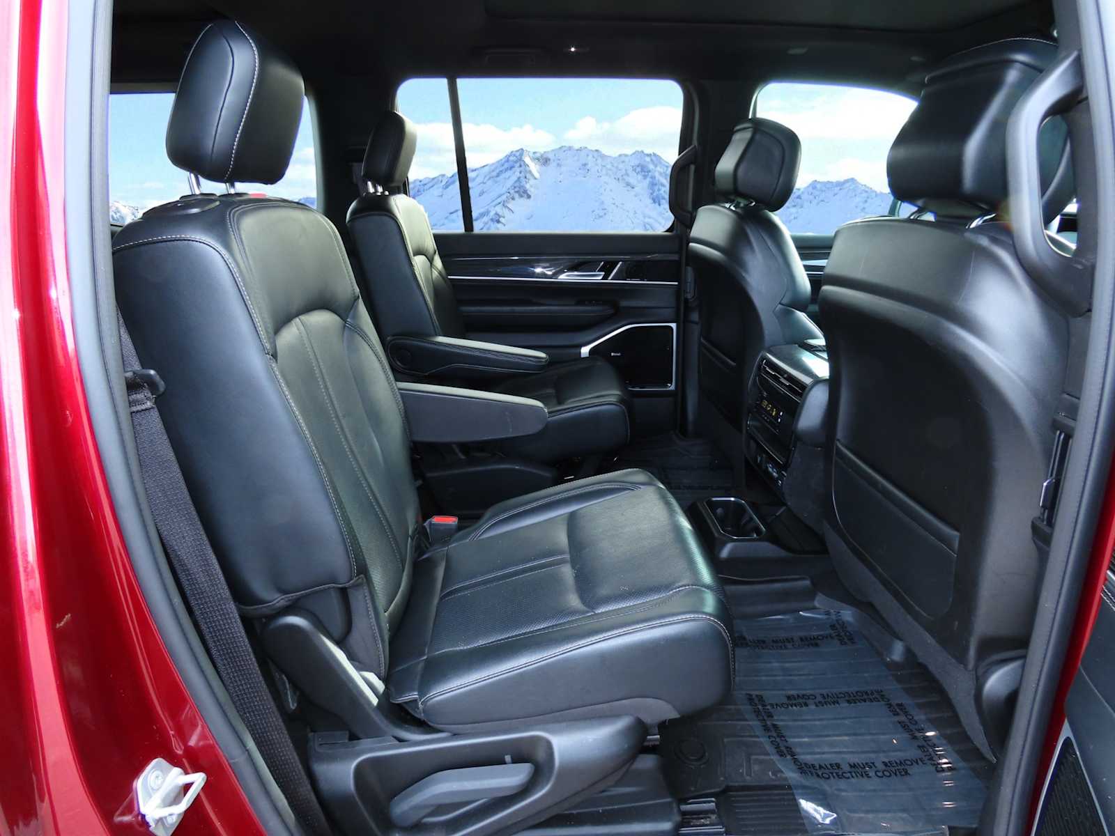 Thumbnail: 2022 Jeep Wagoneer - 25