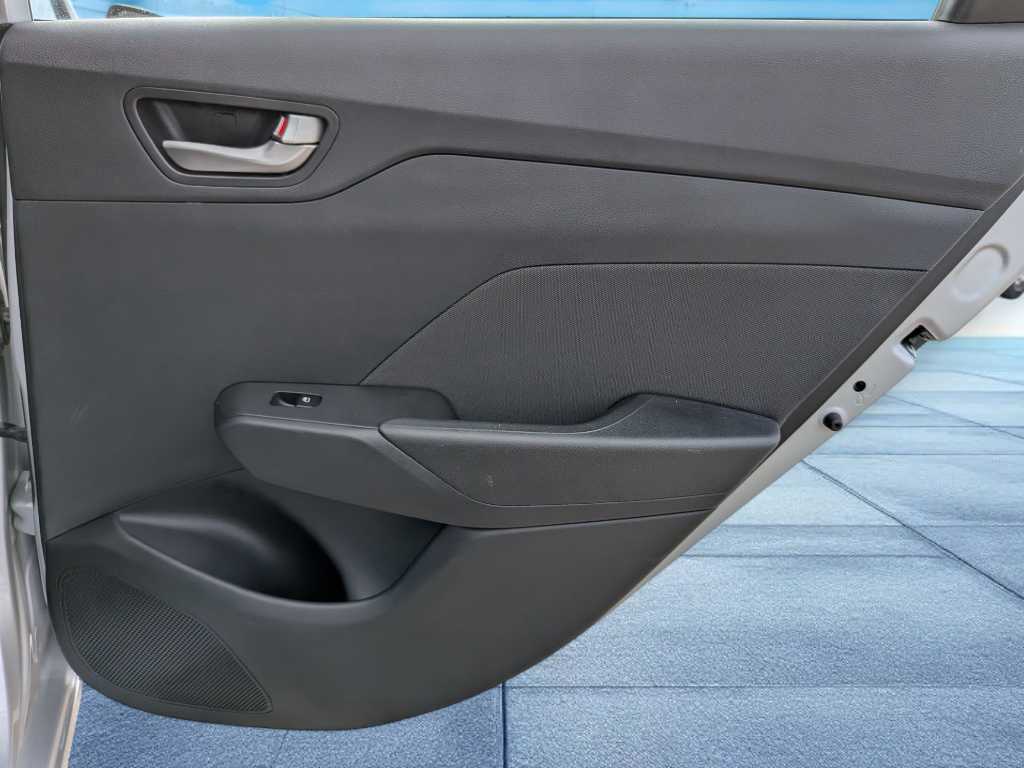 2019 Hyundai Accent SE 27