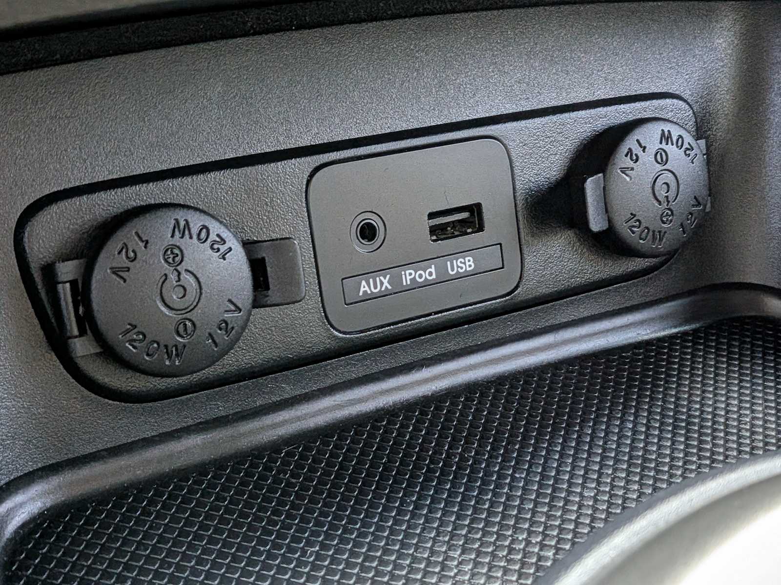 Thumbnail: 2013 Kia Sportage - 29