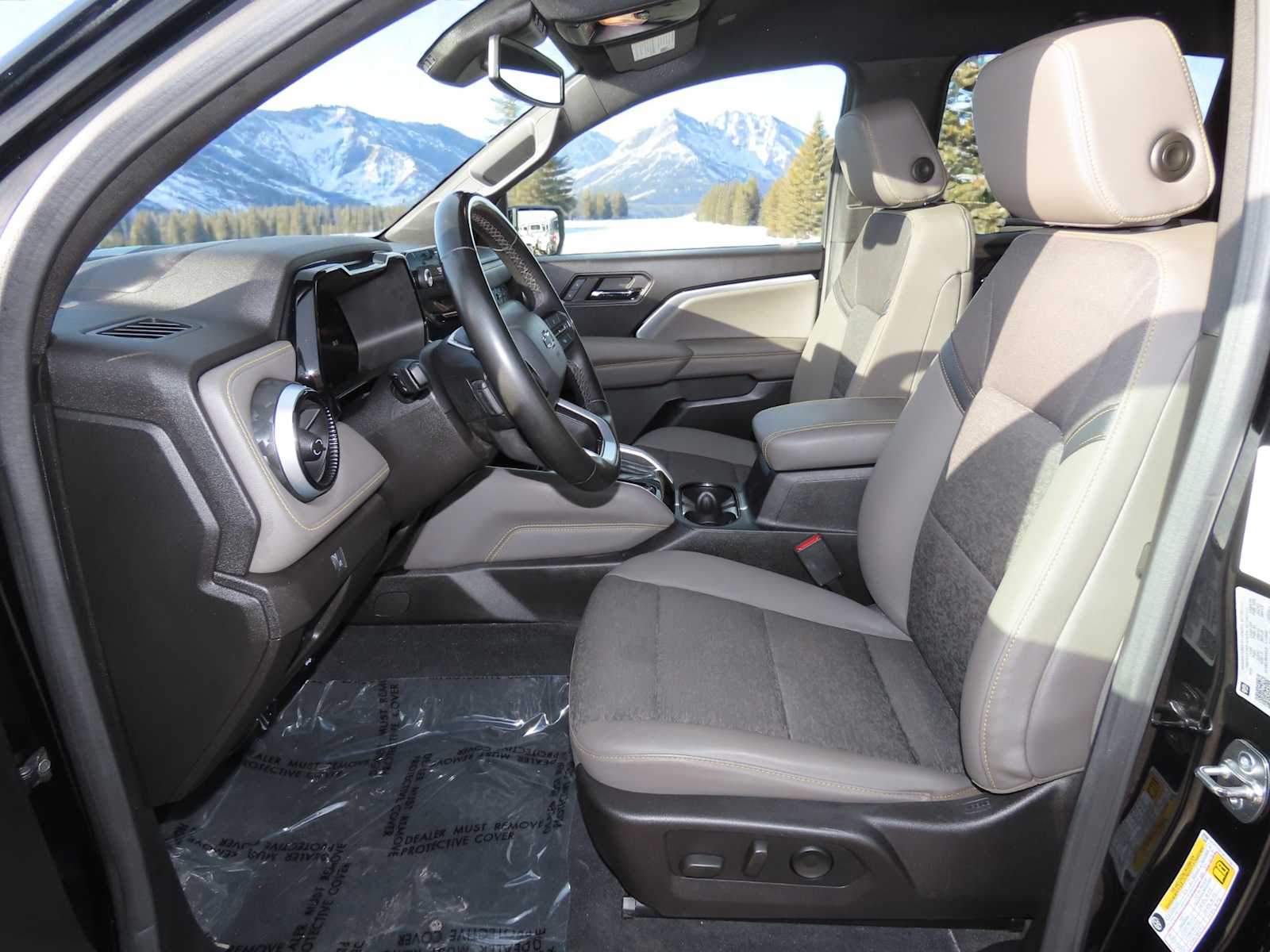 Thumbnail: 2024 Chevrolet Colorado - 15