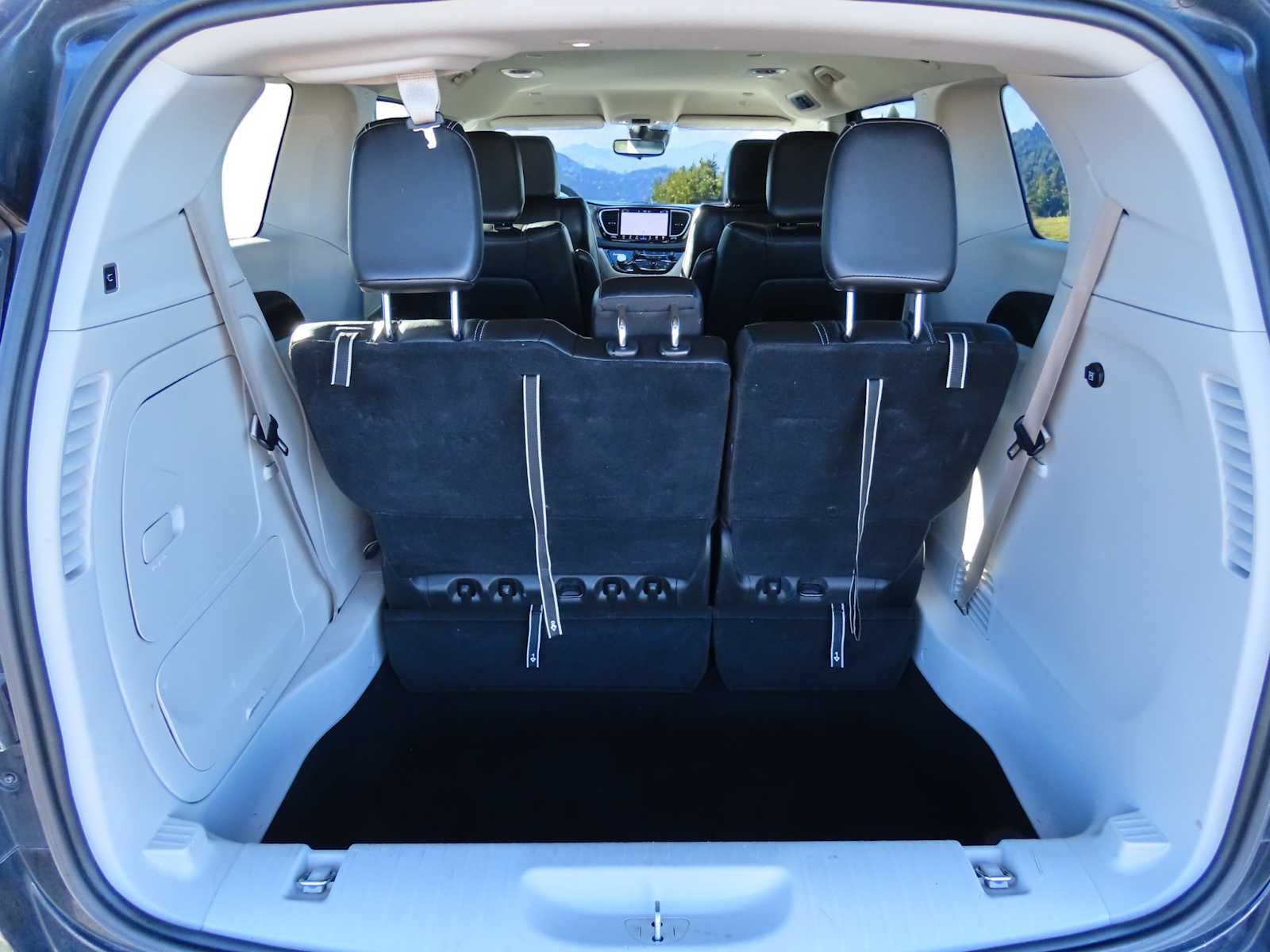 Thumbnail: 2024 Chrysler Pacifica - 33