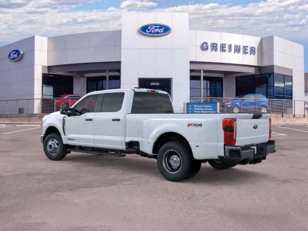 New 2026 Ford F-350 XLT Truck Crew Cab
