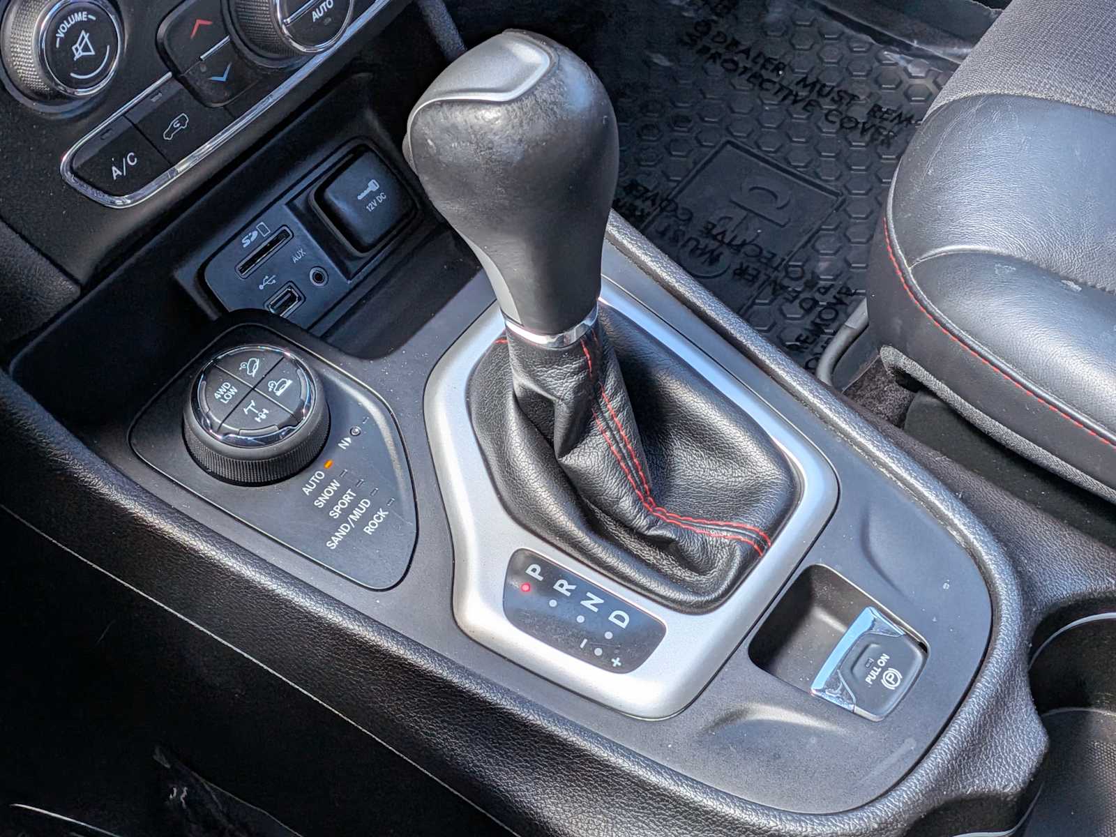 Thumbnail: 2017 Jeep Cherokee - 30
