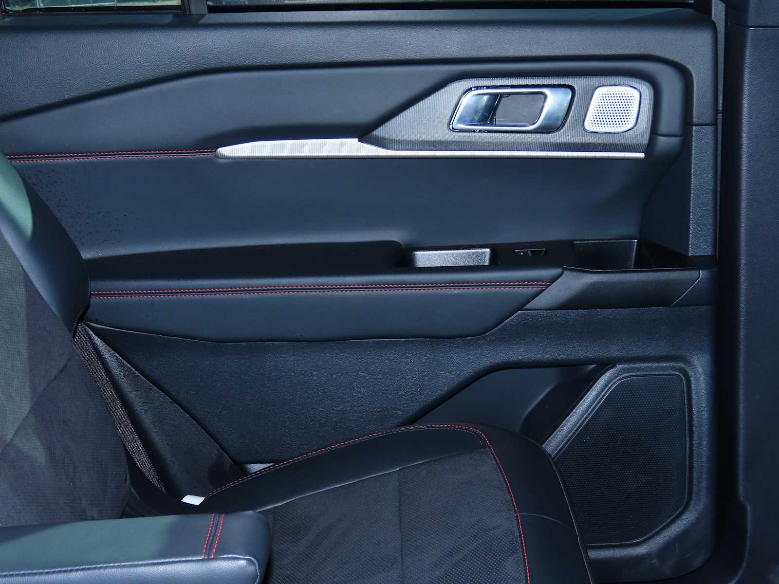 Thumbnail: 2025 Ford Explorer - 21