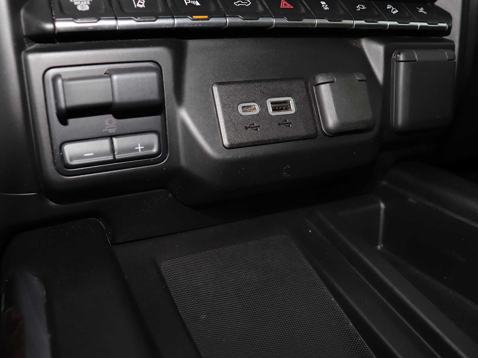 Thumbnail: 2021 GMC Sierra 3500 - 34