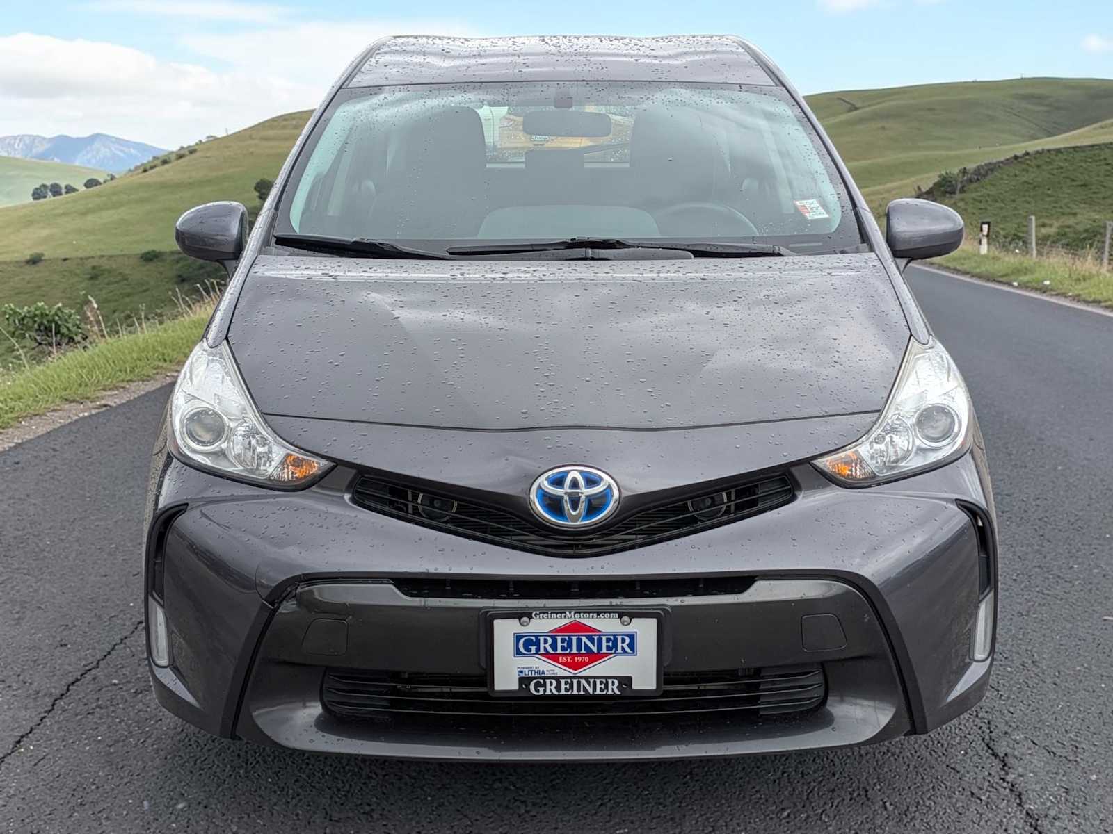 Thumbnail: 2015 Toyota Prius v - 9