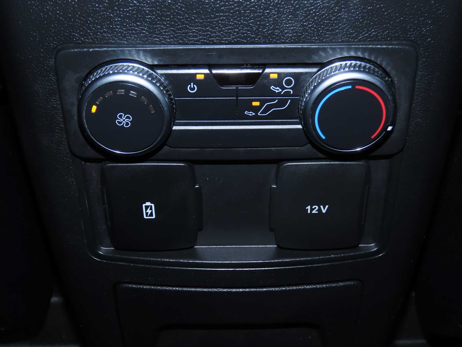 Thumbnail: 2022 Ford Explorer - 30