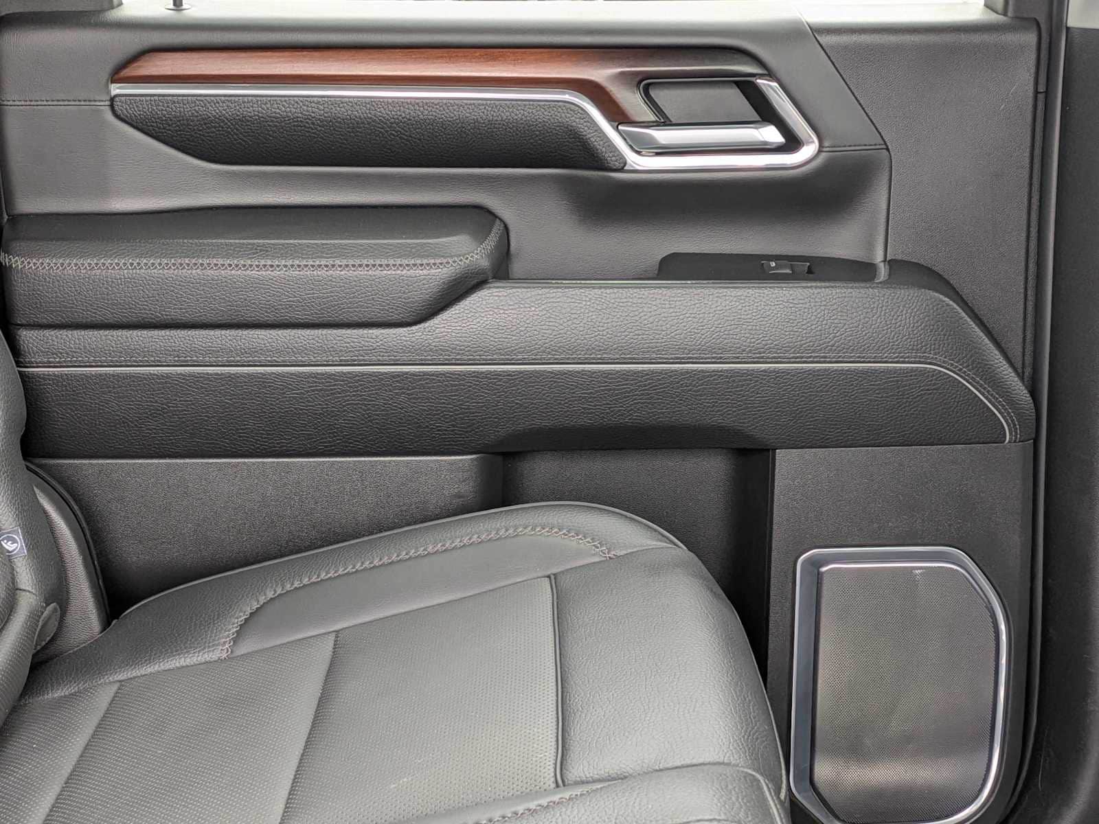 Thumbnail: 2024 GMC Sierra 3500 - 24