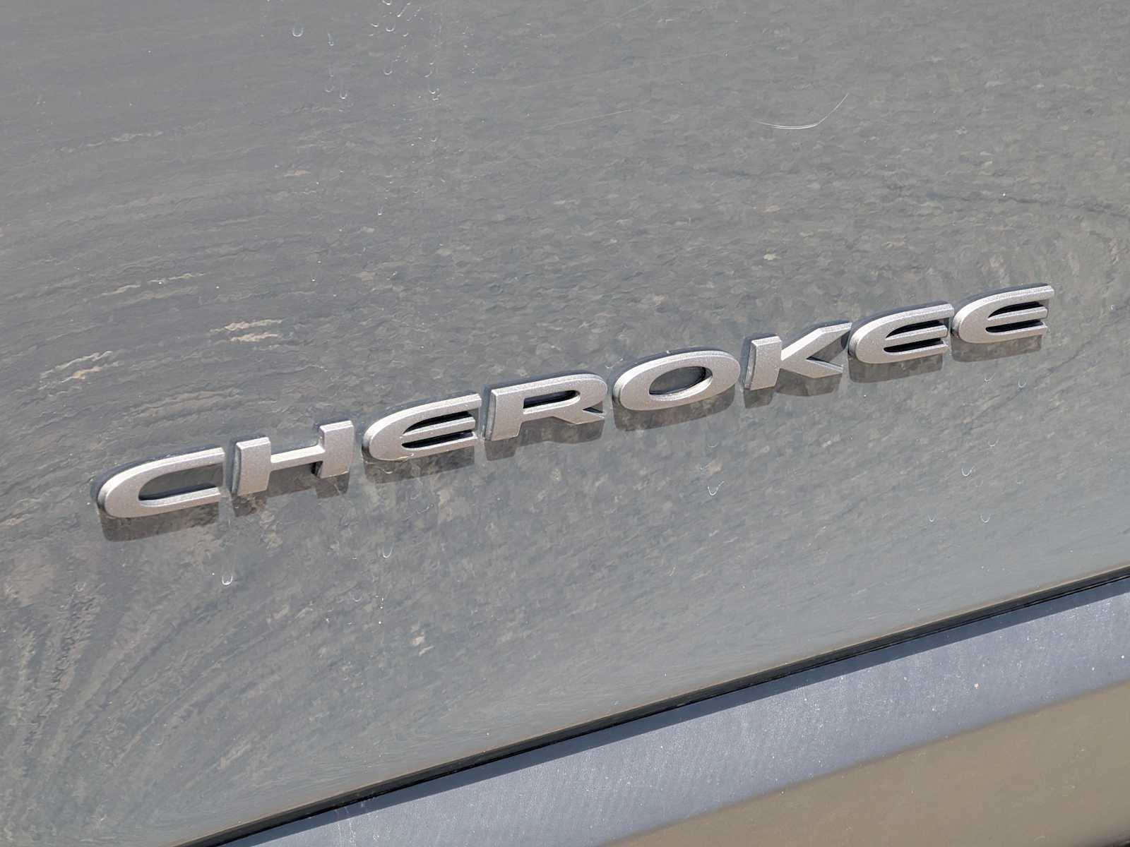 Thumbnail: 2017 Jeep Cherokee - 12