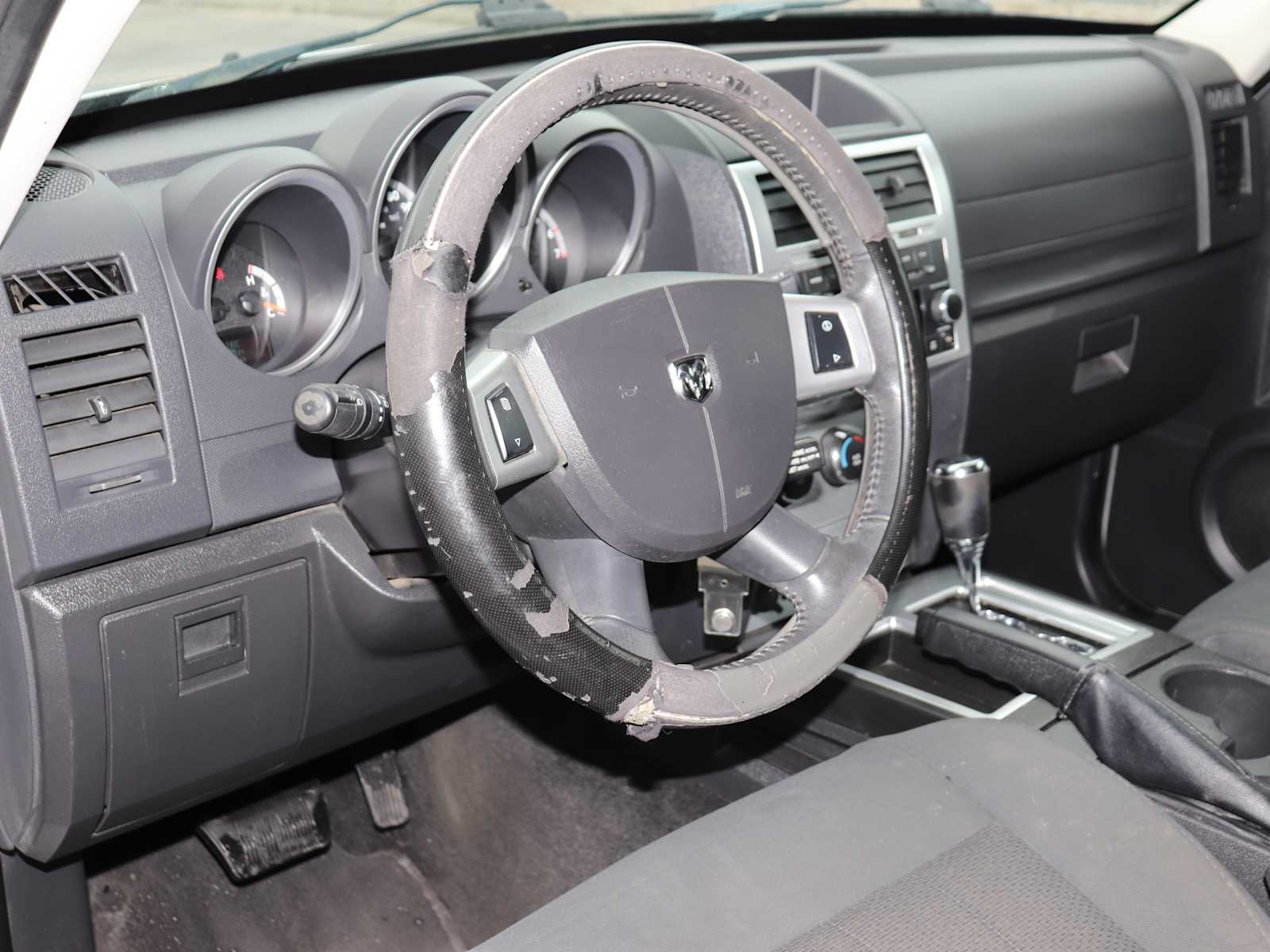 Thumbnail: 2011 Dodge Nitro - 2