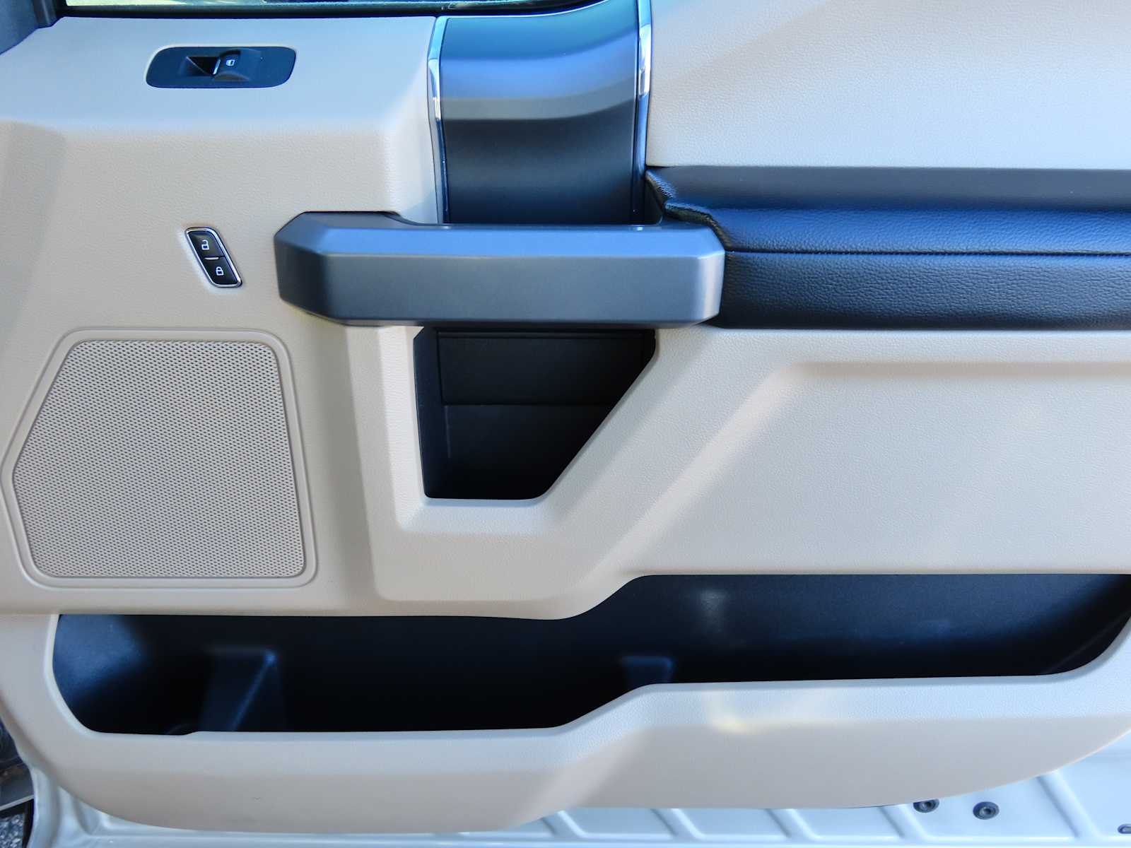 Thumbnail: 2017 Ford F-150 - 24