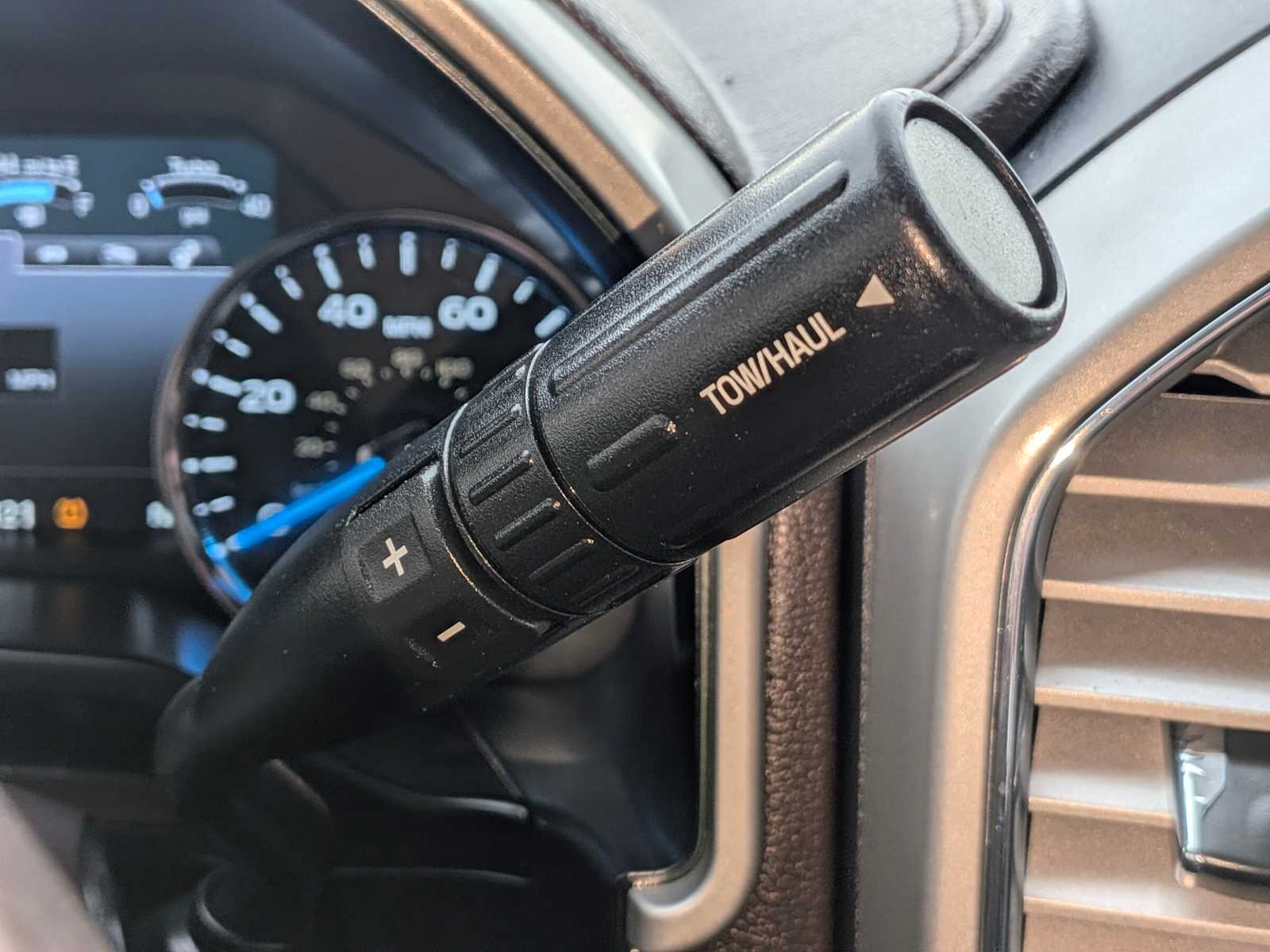 Thumbnail: 2017 Ford Econoline - 32