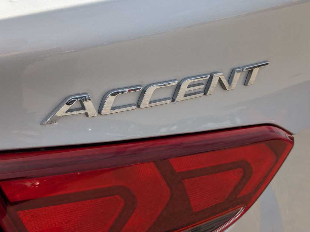 2019 Hyundai Accent SE 12