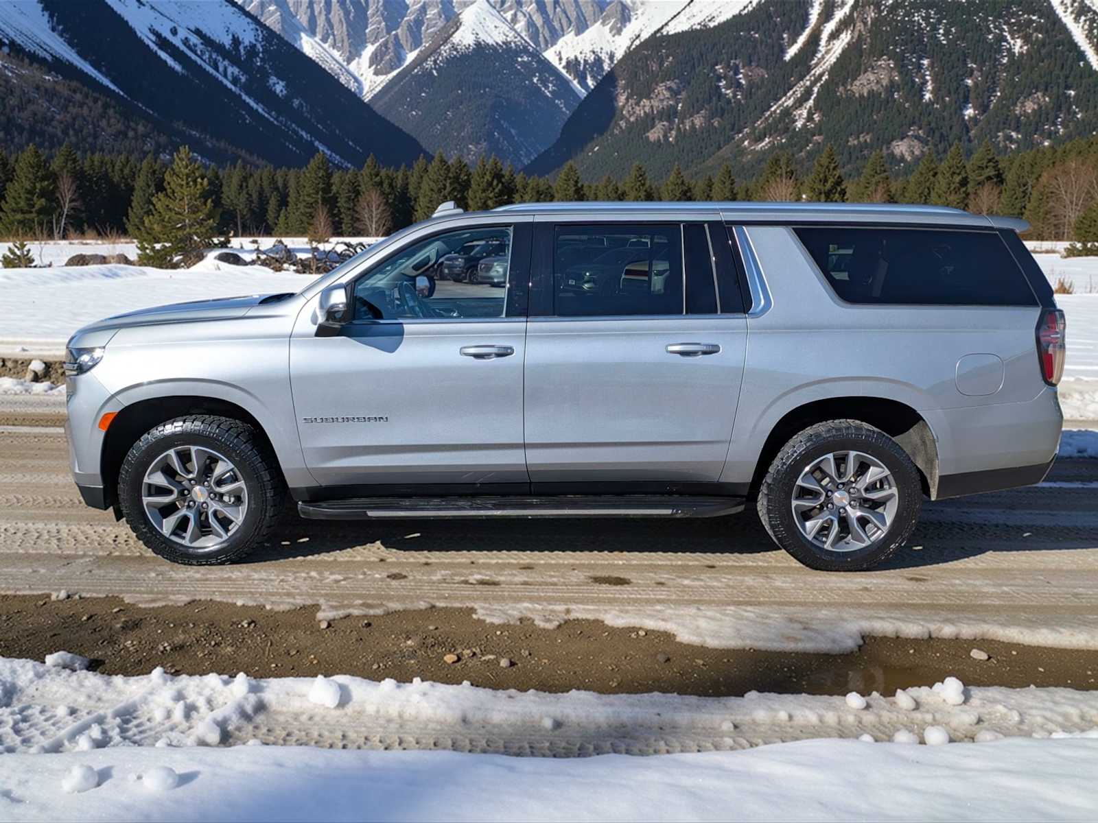 Thumbnail: 2024 Chevrolet Suburban - 3