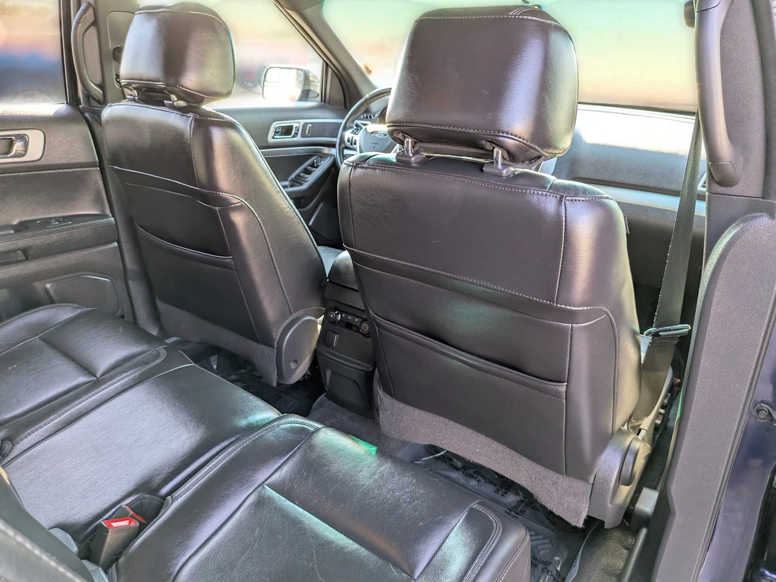 Thumbnail: 2011 Ford Explorer - 28
