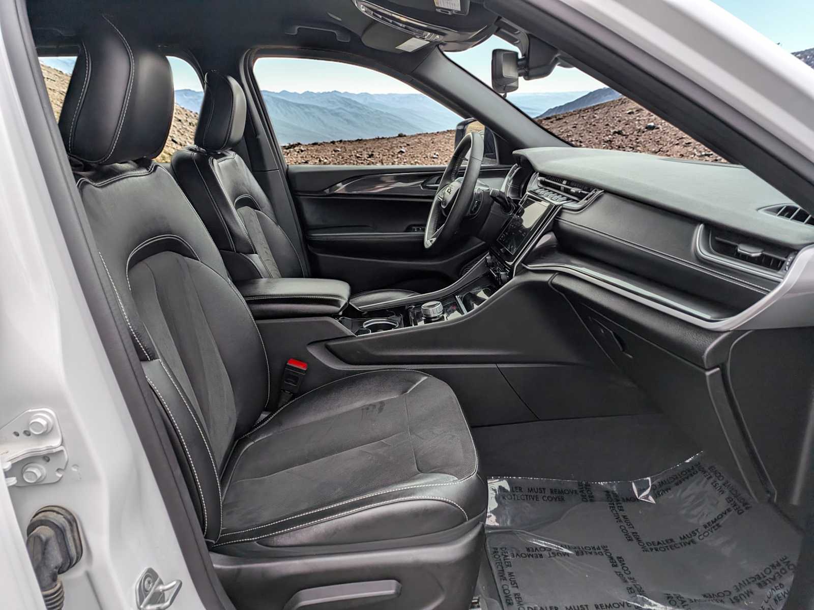 Thumbnail: 2023 Jeep Grand Cherokee - 21