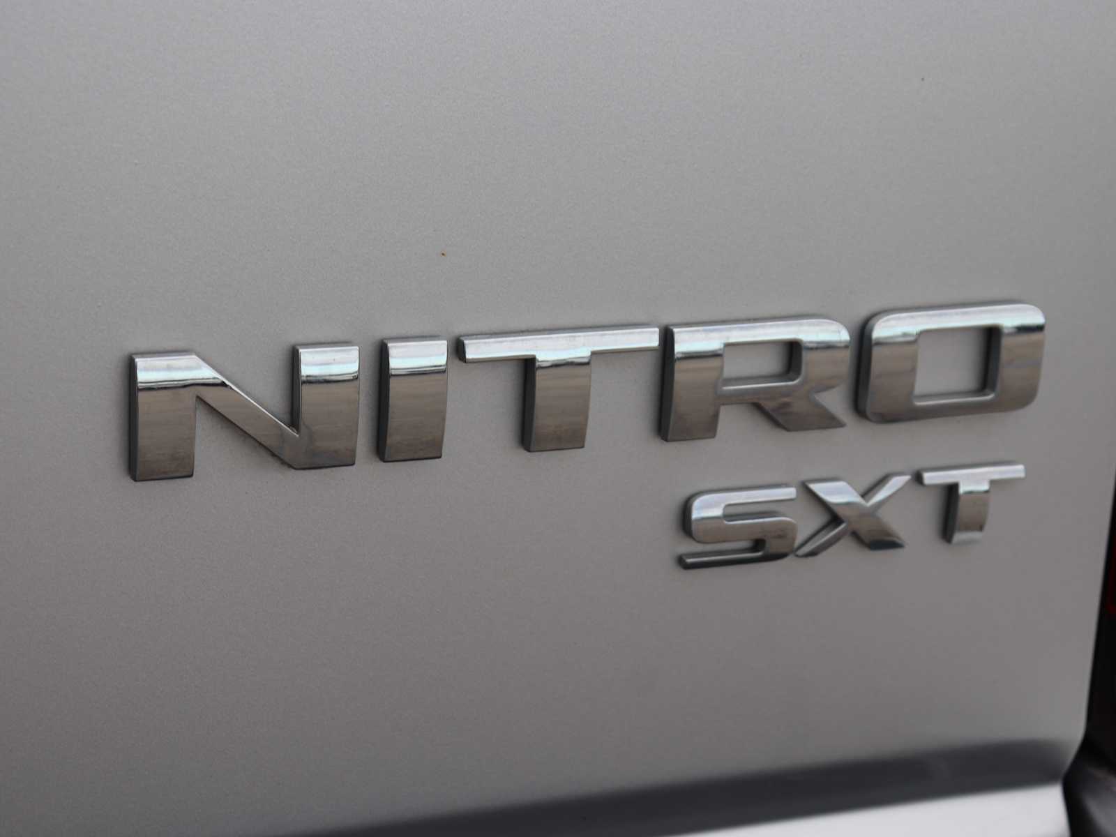 Thumbnail: 2011 Dodge Nitro - 13