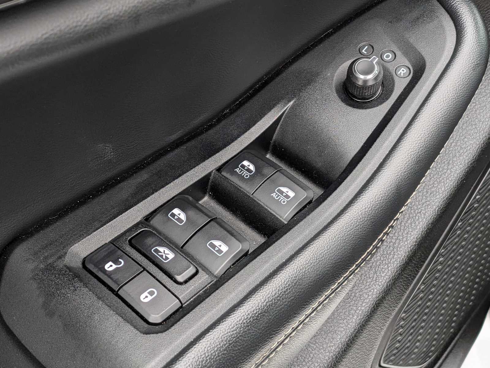 Thumbnail: 2023 Jeep Grand Cherokee - 18