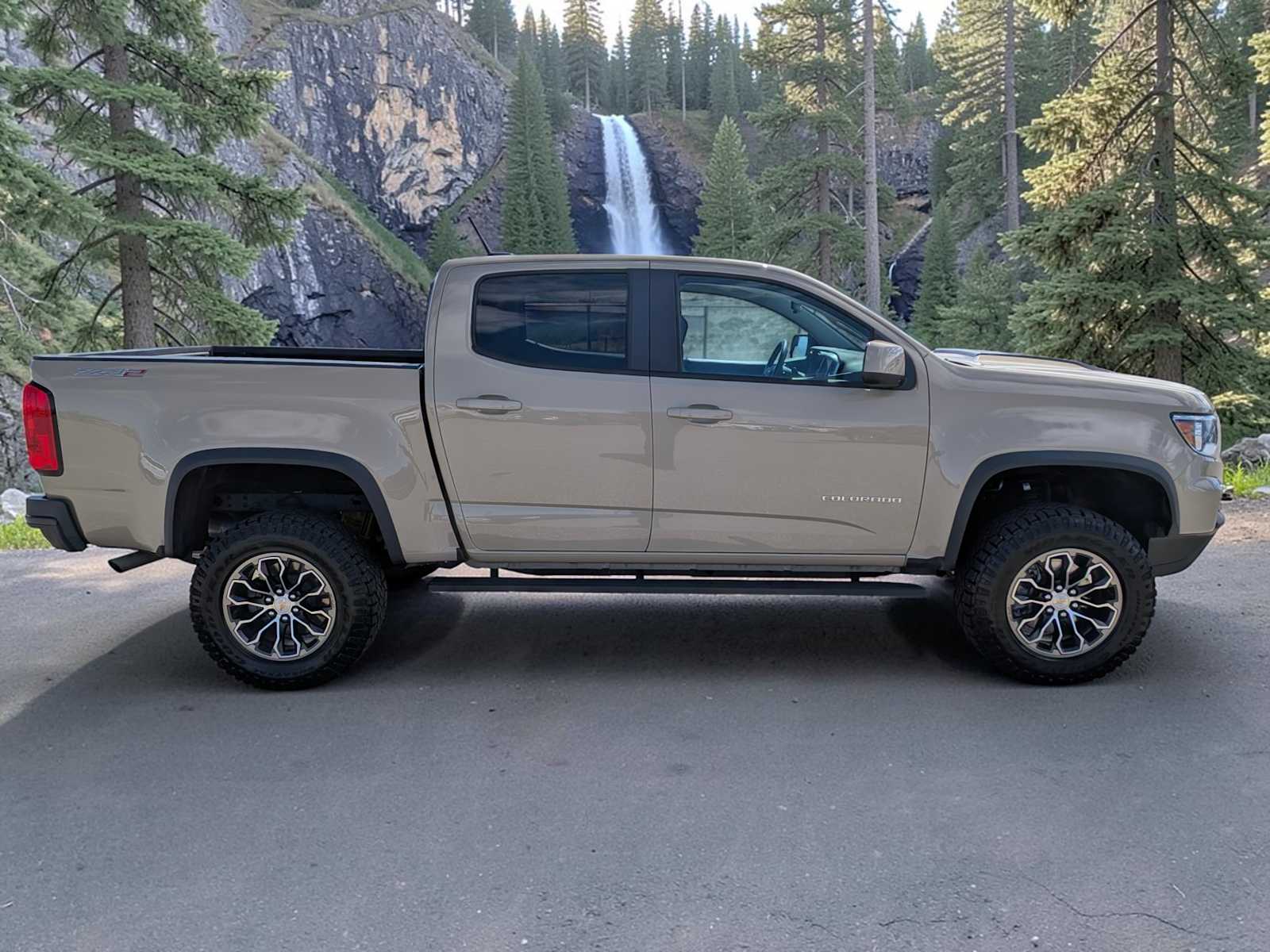 Thumbnail: 2022 Chevrolet Colorado - 7