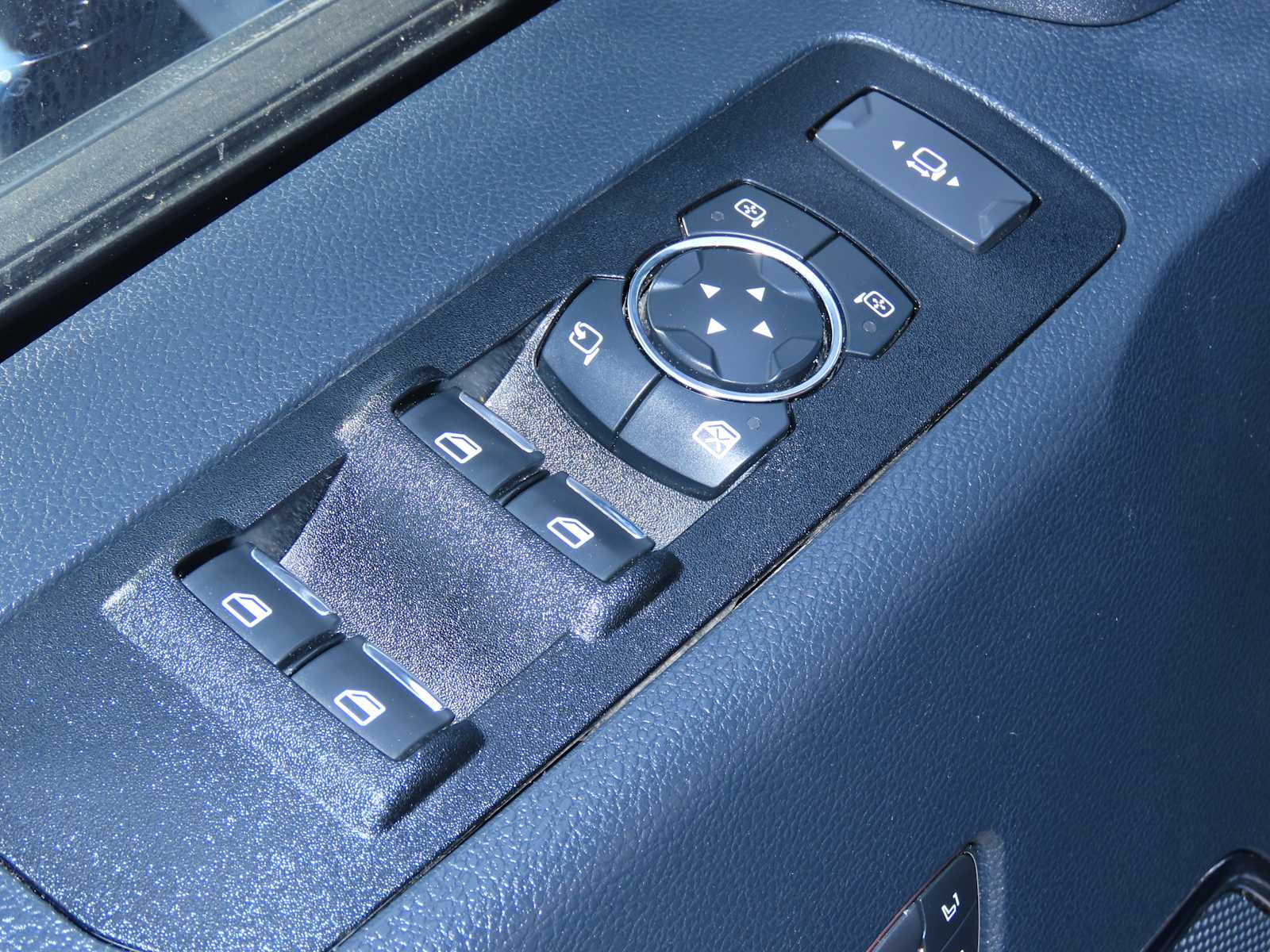 Thumbnail: 2022 Ford Econoline - 21