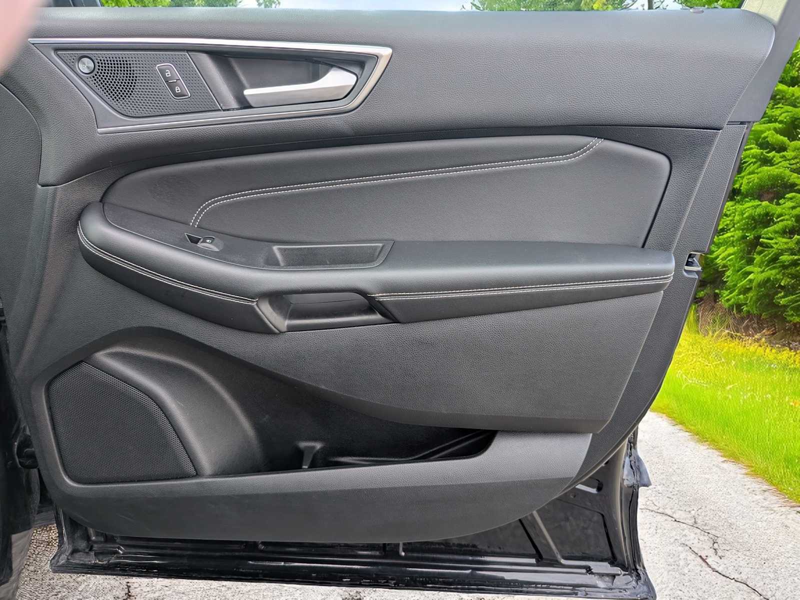 2024 Ford Edge Titanium 25