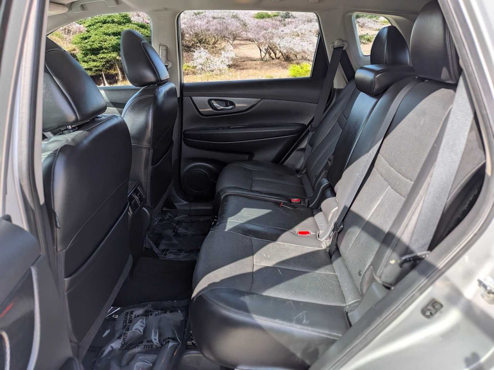 Thumbnail: 2015 Nissan Rogue - 19