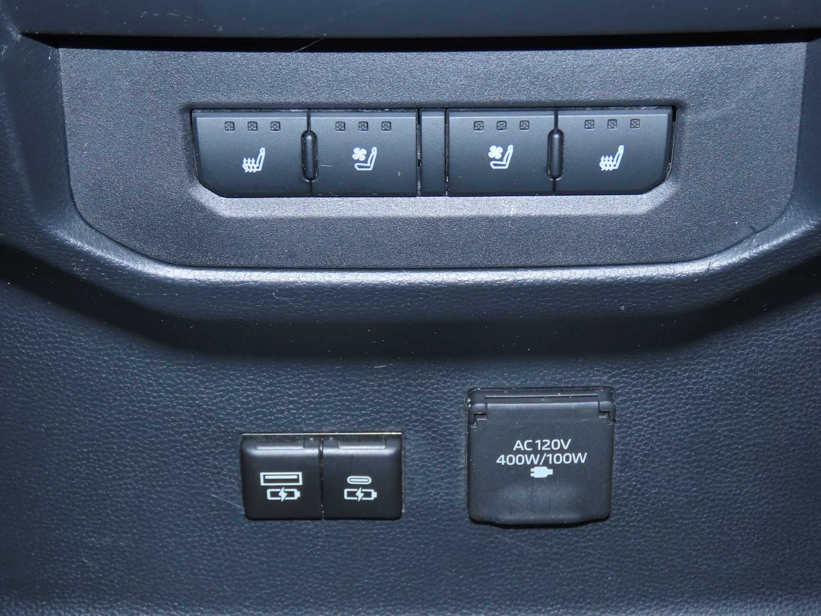 Thumbnail: 2023 Toyota Tundra - 33