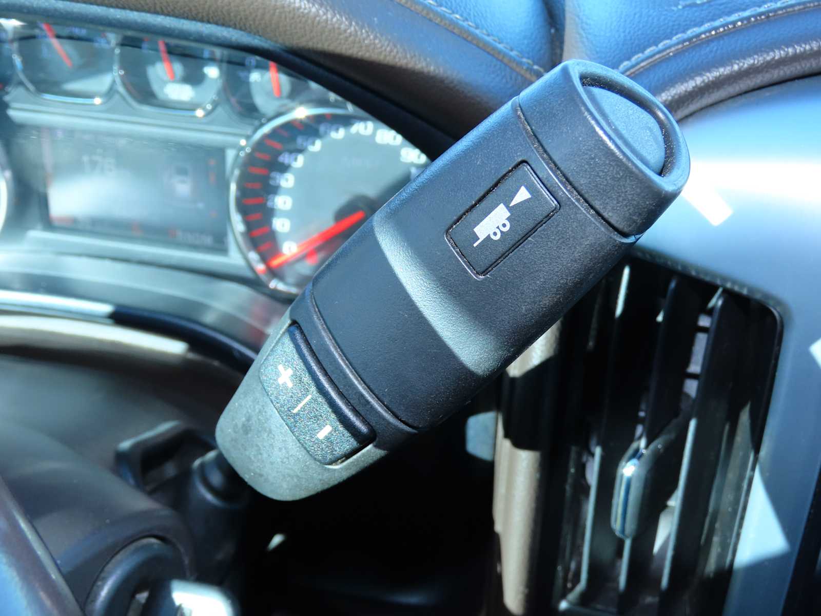 Thumbnail: 2016 GMC Sierra 2500 - 31