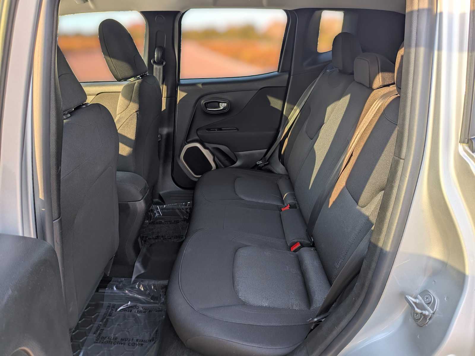 Thumbnail: 2017 Jeep Renegade - 23