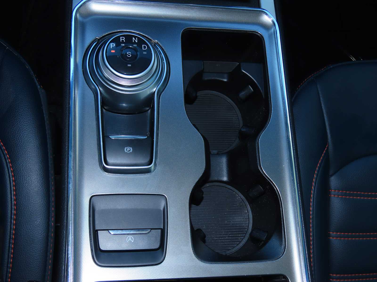 Thumbnail: 2023 Ford Edge - 32