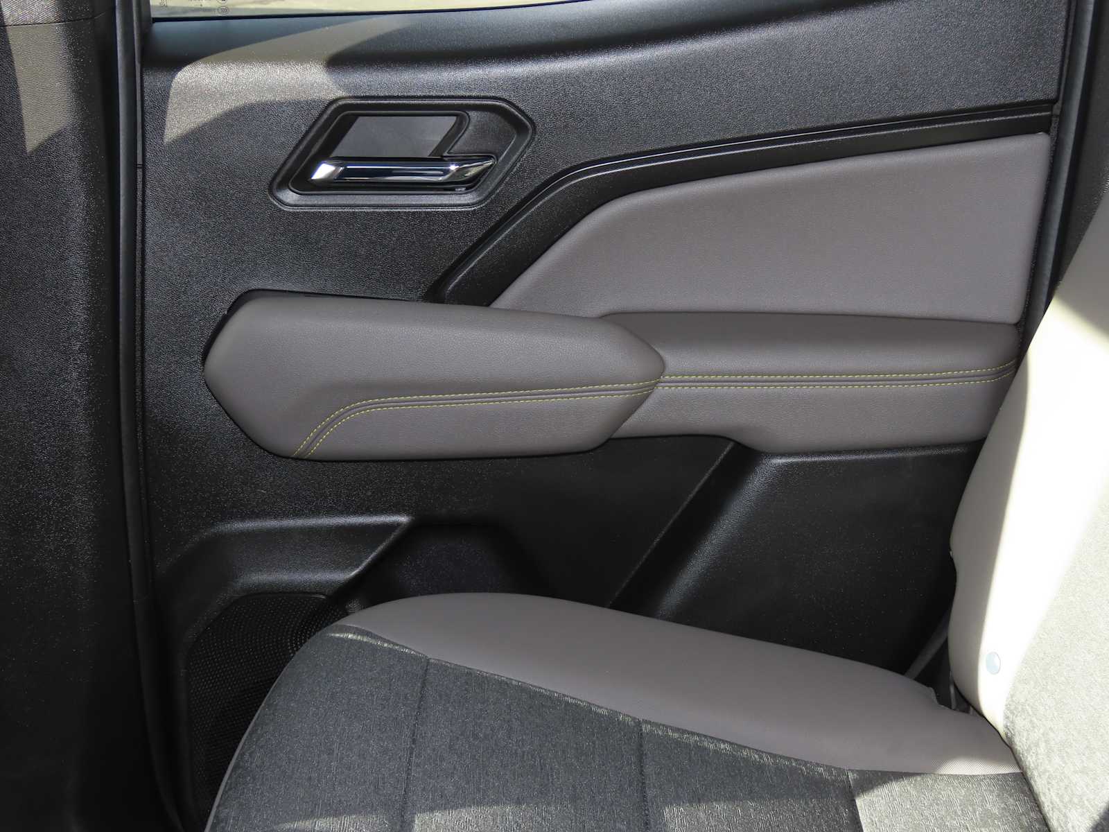 Thumbnail: 2024 Chevrolet Colorado - 19