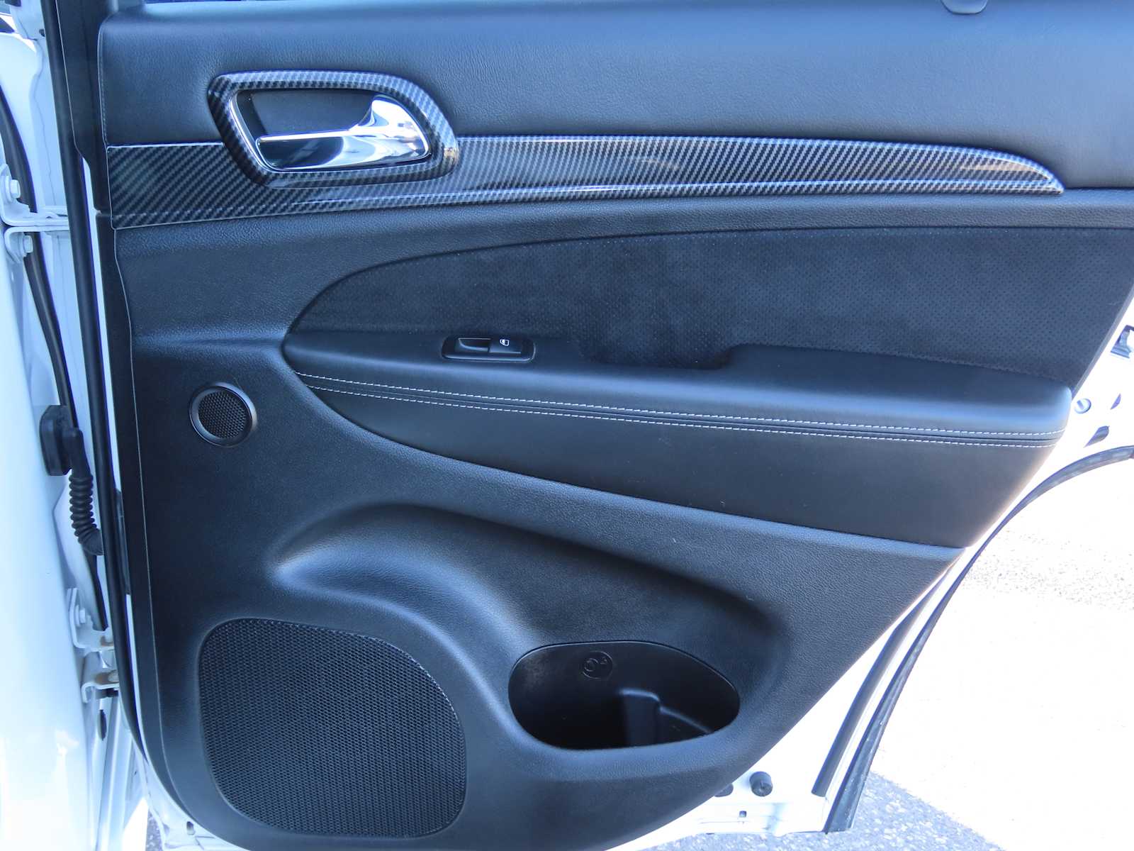 Thumbnail: 2013 Jeep Grand Cherokee - 27