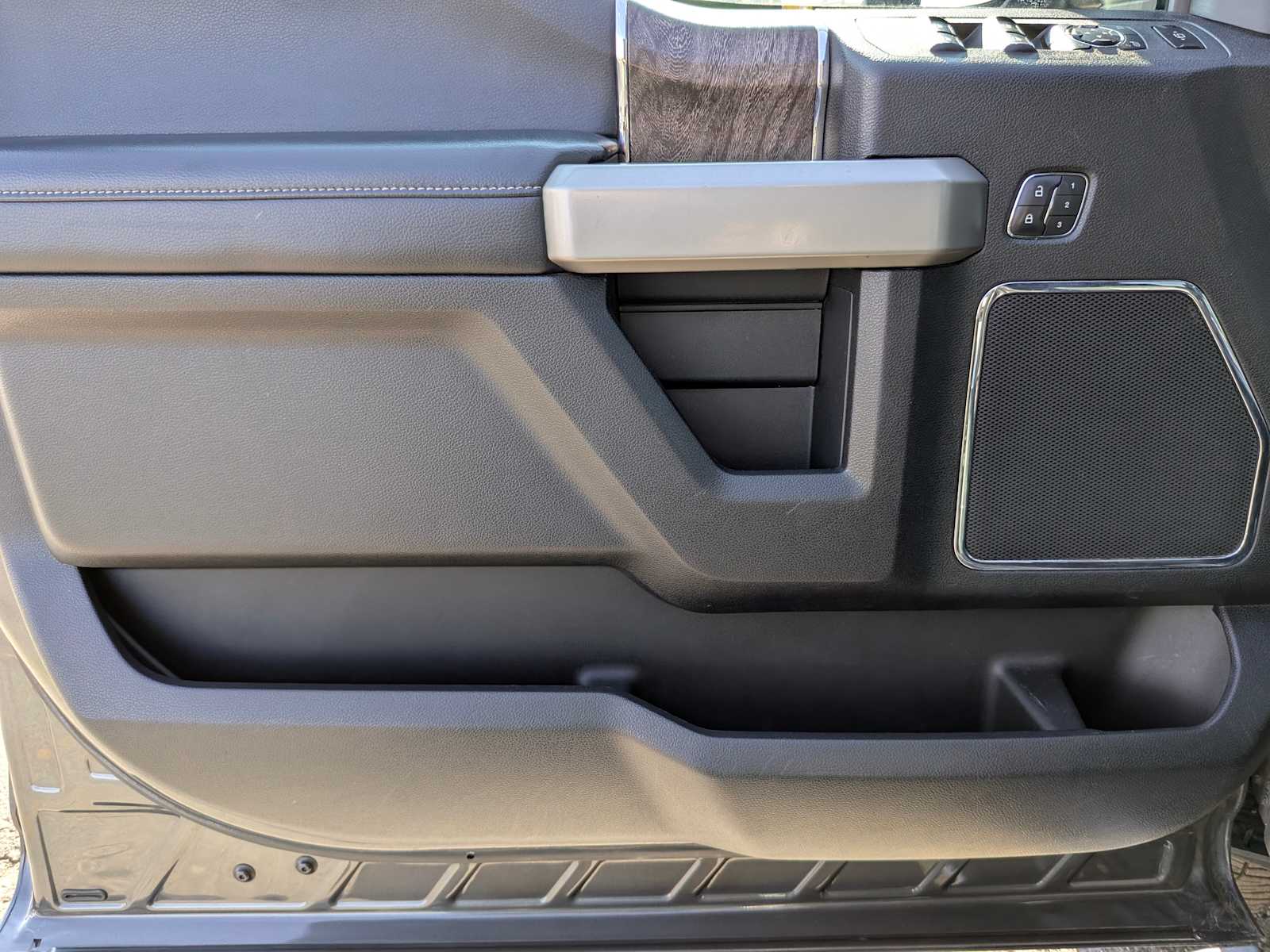 Thumbnail: 2017 Ford Econoline - 21